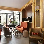 Hotel Rochester Champs Elysees Parigi