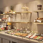 Rochester Champs Elysees Hotel