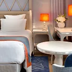 Hotel Rochester Champs Elysees Parigi