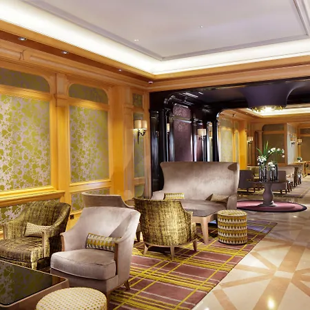 Hotel Rochester Champs Elysees Paris