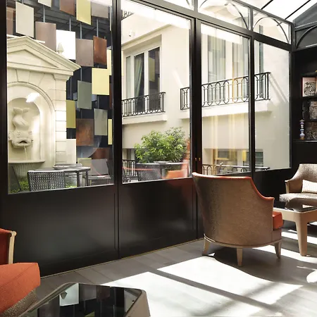 Hotel Rochester Champs Elysees 4*