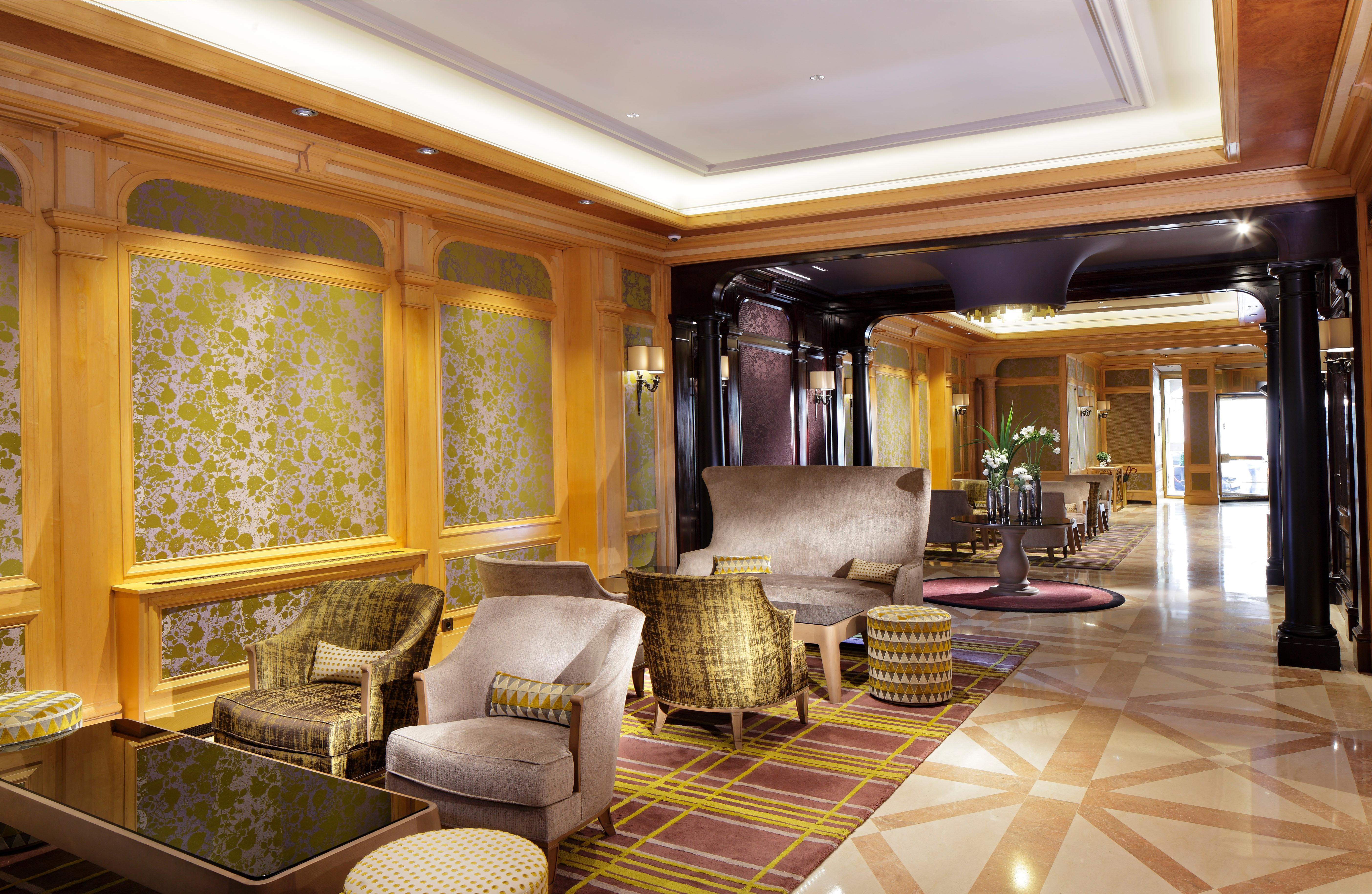 Hotel Rochester Champs Elysees Parigi