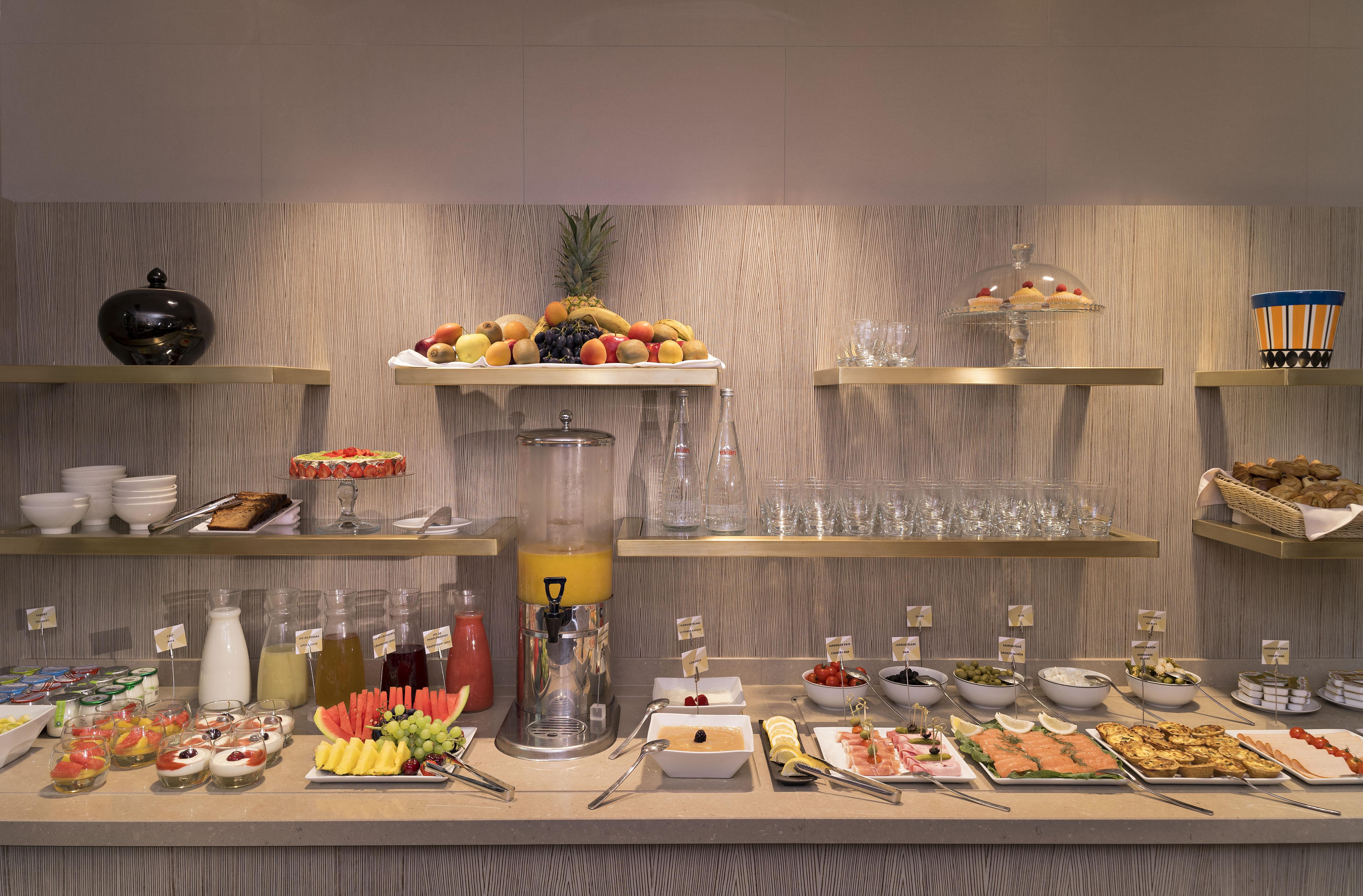 Hotel Rochester Champs Elysees Parigi