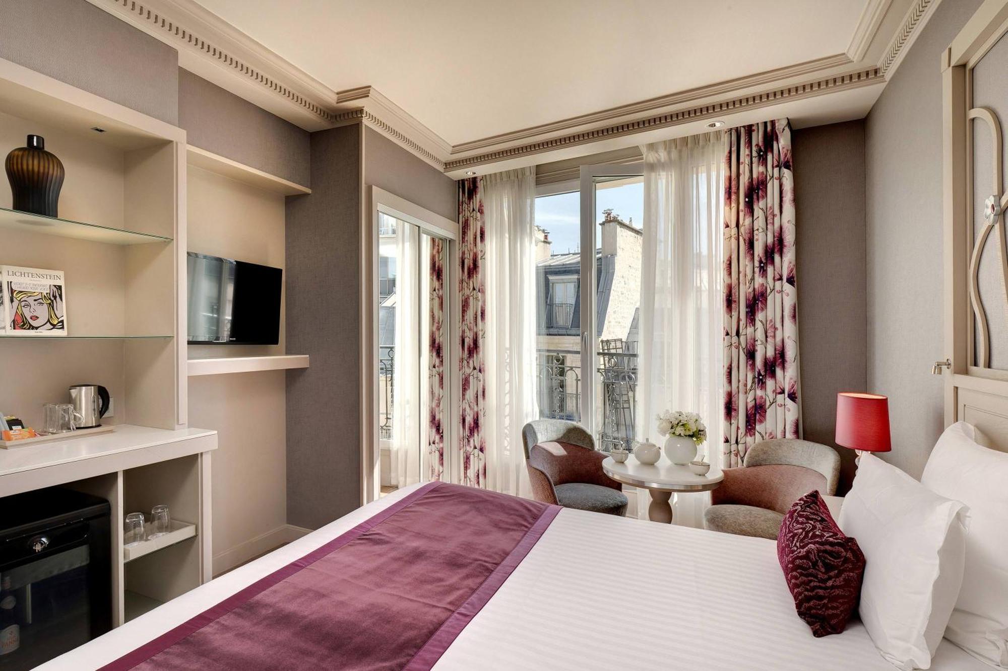 Hotel Rochester Champs Elysees 4*