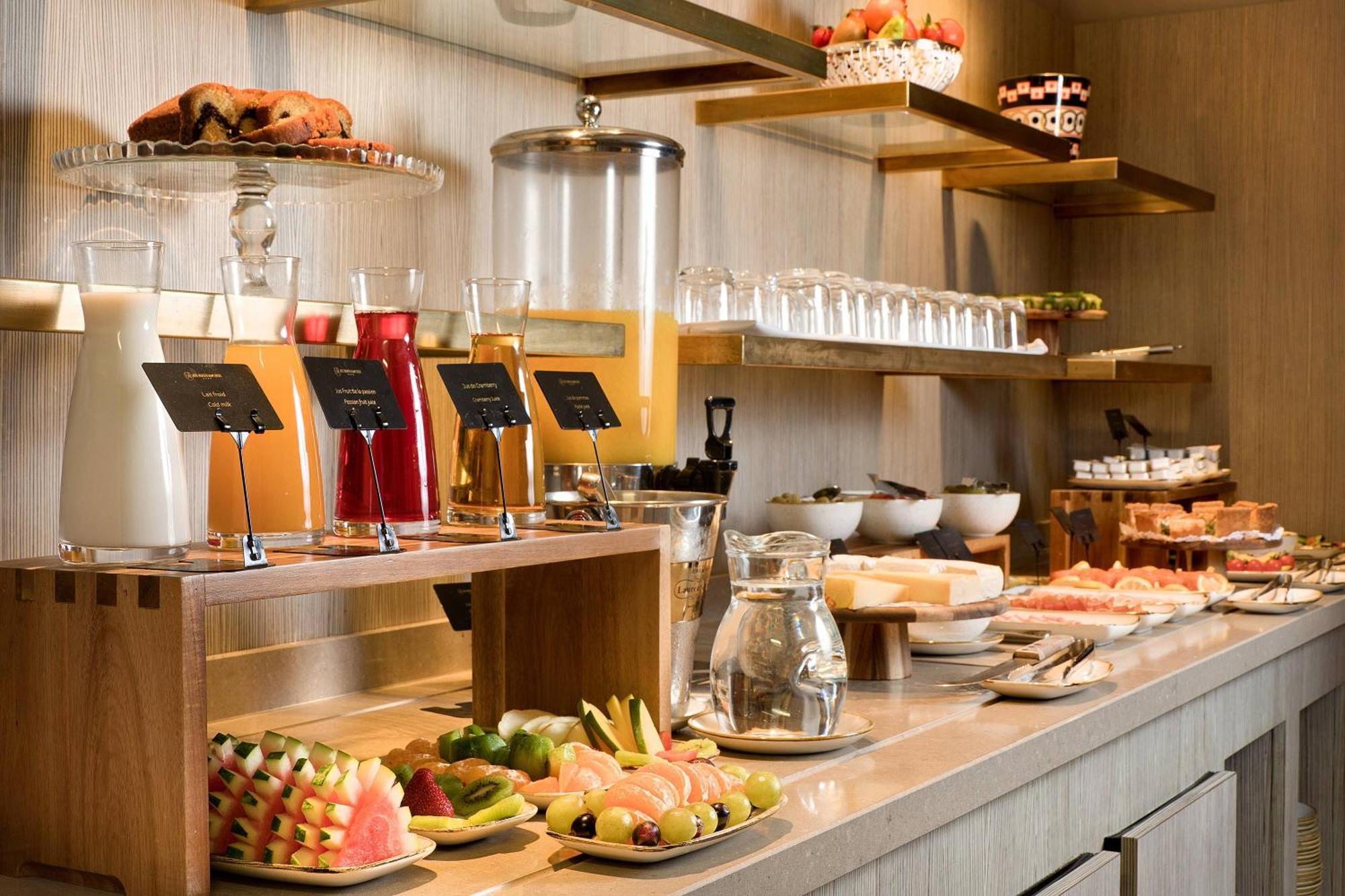 Rochester Champs Elysees Hotel