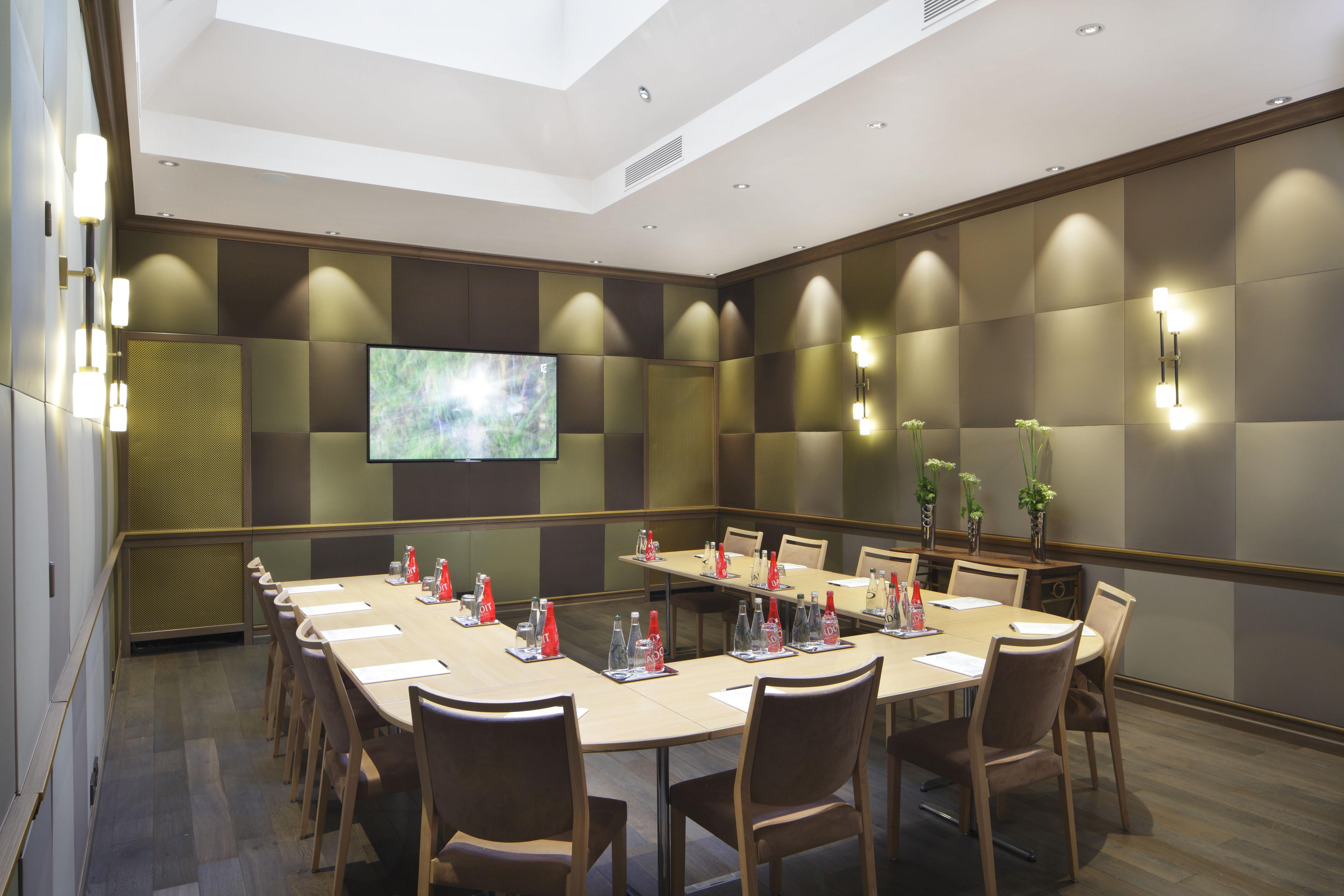 Hotel Rochester Champs Elysees Parigi