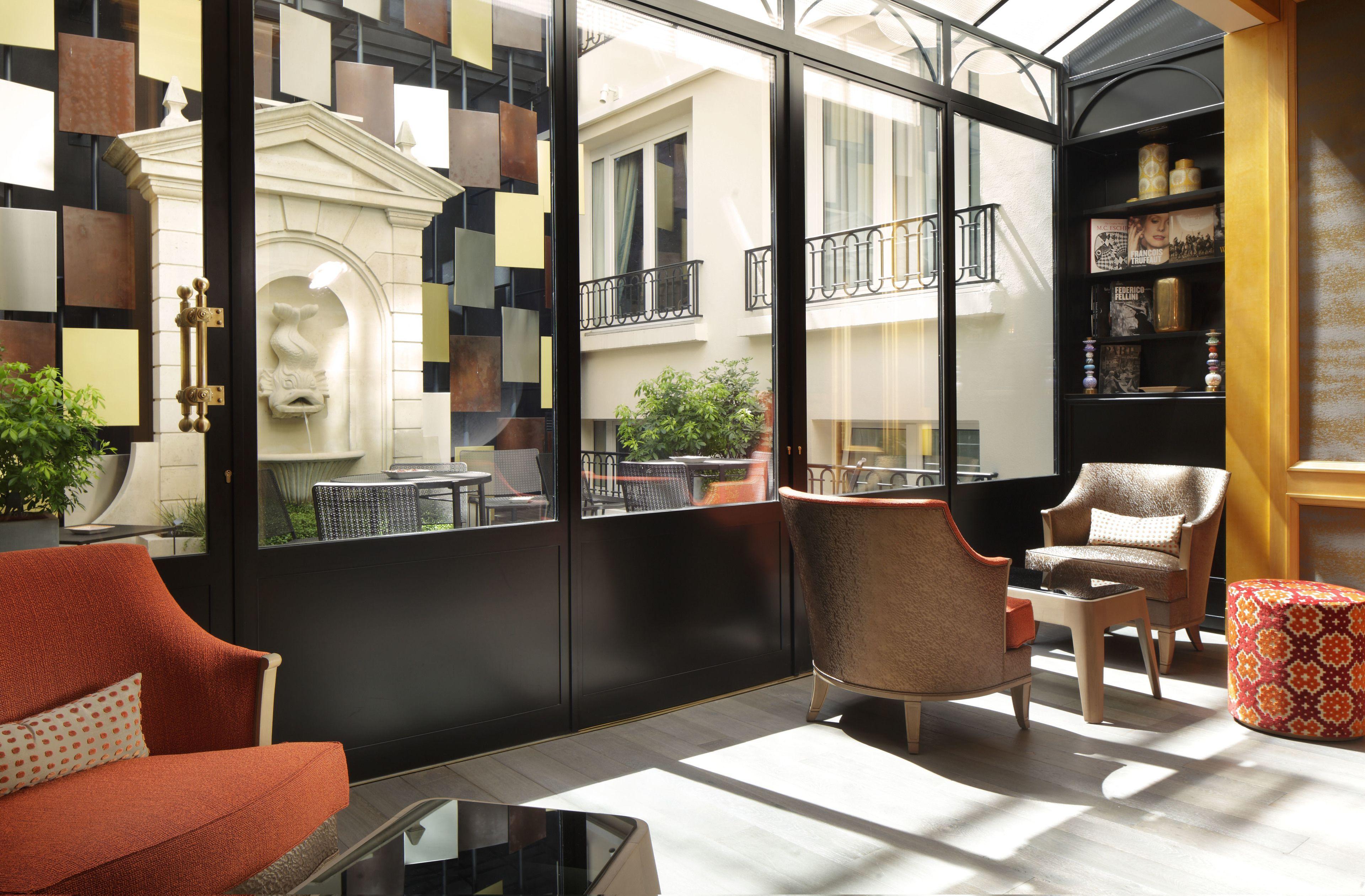 Hotel Rochester Champs Elysees 4*